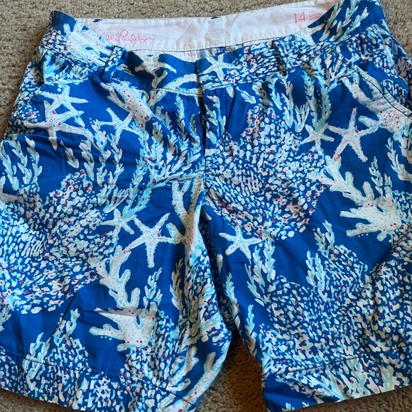 Lilly Pulitzer Blue and White Patterned Shorts - Picture 1 of 3